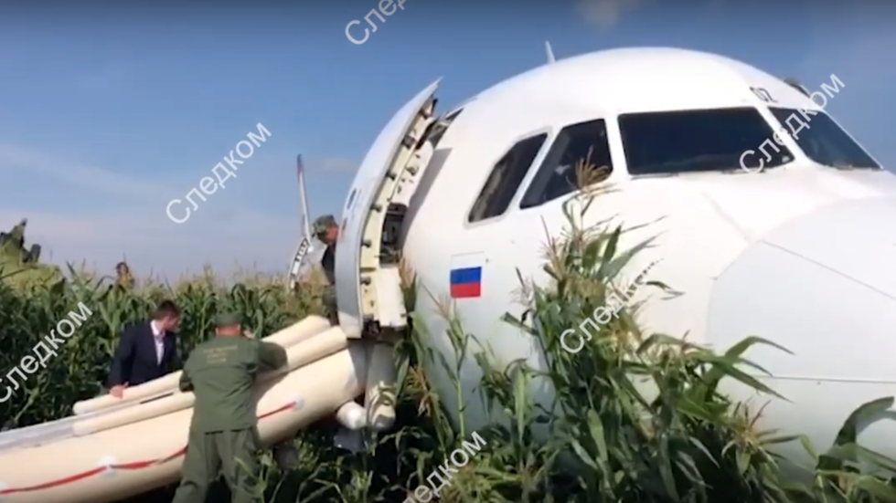 CLOSE-UP: Moscow Plane Largely Intact After Hero Pilots’ Emergency ...