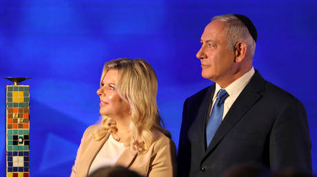 FILE PHOTO. Israeli Prime Minister Benjamin Netanyahu and his wife Sara Netanyahu. ©REUTERS / Corinna Kern