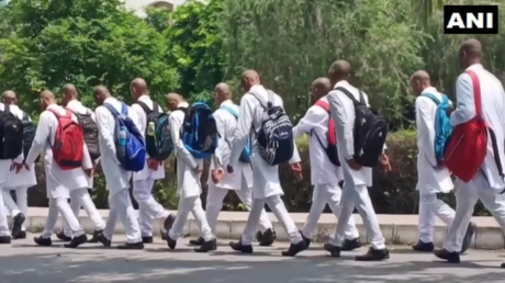 150 Indian medical students forced to shave their heads in mass hazing ritual (PHOTOS, VIDEO)