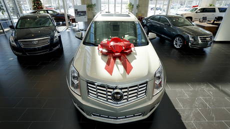 FILE PHOTO: A Cadillac dealership in Denver, Colorado © Reuters / Rick Wilking