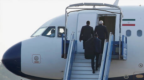 Mohammad Javad Zarif leaves G7 summit in France © REUTERS/Regis Duvignau