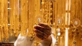 Sheik-down: Imposter Emirati princess swipes €1.6mn worth of jewelry, replacing it with broth cubes