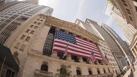 Recession inbound, David Koch is dead, the death of local investigative reporting