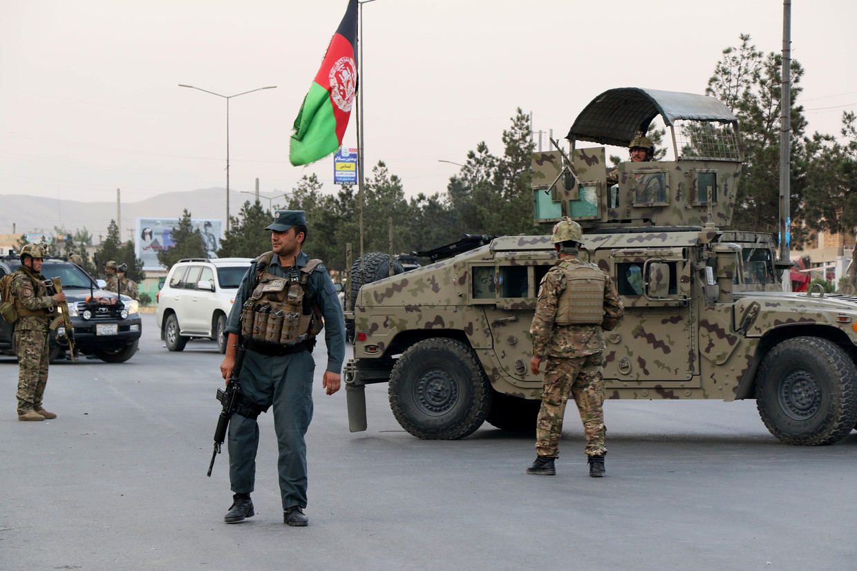  Afghan security forces fighting Taliban in Kunduz © Global Look Press / Wali Sabawoon 