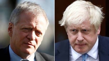 British MP Phillip Lee (L) and Prime Minister Boris Johnson ©  Reuters / Henry Nicholls;  Reuters / Simon Dawson