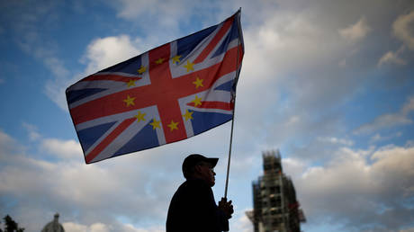 © Reuters / Henry Nicholls