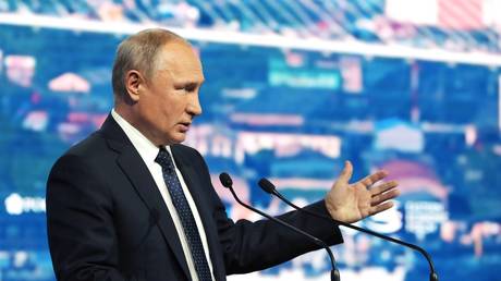 Vladimir Putin speaks at the Eastern Economic Forum (EEF) on September 5, 2019.