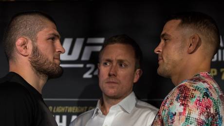 UFC lightweight champion Khabib Nurmagomedov and interim champion Dustin Poirier © Global Look Press / Andy Rowland