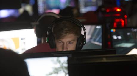 Online shoplifters beware! Russian lawyers consider penalties for stealing game accounts & items Hackers and online scammers shoul