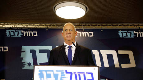 Benny Gantz, leader of Blue and White, delivers a statement before his party faction meeting in Tel Aviv, Israel September 19, 2019. © REUTERS/Amir Cohen