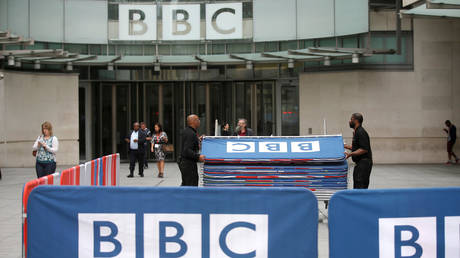 FILE PHOTO: BBC workers place barriers near to the main entrance of the BBC headquarters in London © Reuters / Peter Nicholls