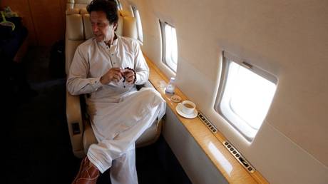 Imran Khan&rsquo;s jet turns around mid-flight, makes emergency landing in NYC after electronics glitch