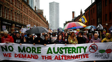 Protesters hold anti-austerity & anti-Brexit rallies in Manchester during Tory conference (VIDEOS)