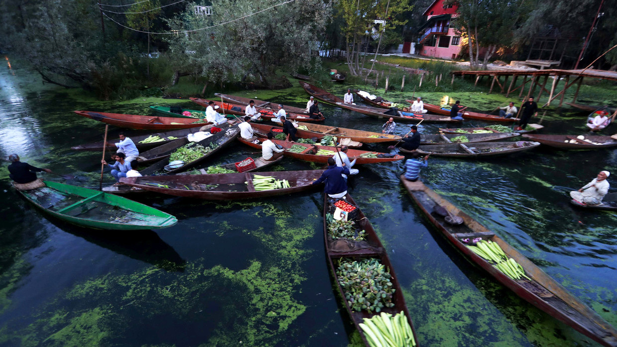 Landline Phone Service >> India Says Landline Phone Service Restored In Kashmir Rt Landline Phone Service >> India Says Landline Phone Service Restored In Kashmir Rt