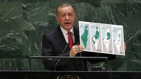 Erdoğan, İsrail'in genişlemesi üzerine UNGA sunumu ile Bibi'yi çekti ve Batı'yı Müslüman karşıtı 'nefret söylemi' için kınadı