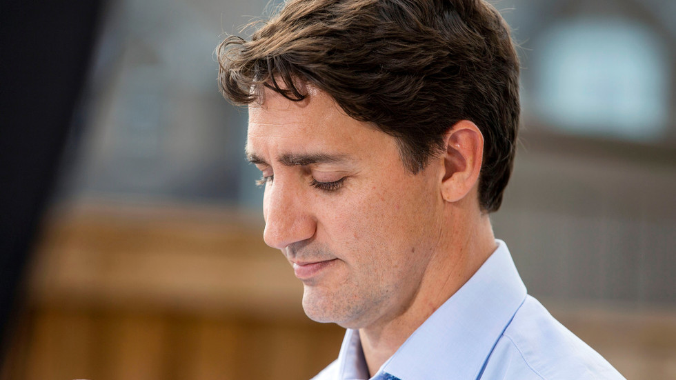 Golden boy no more As an election looms, twofaced Justin Trudeau has