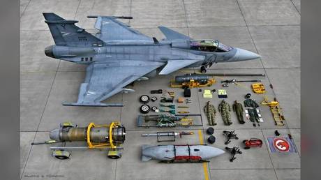 #TetrisChallenge: Here are the best PHOTOS of troops & tanks laid out in viral trend