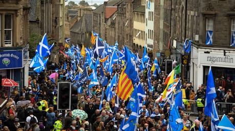 &lsquo;Independence is coming&rsquo;: Thousands march through Edinburgh in support of Scottish independence
