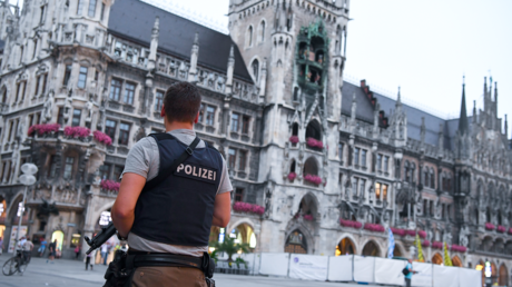 Suspects hijacked vehicle and are on motorway to Munich - Landsberg mayor