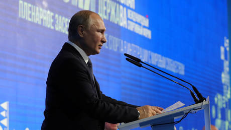 Russian President Vladimir Putin speaks at the sport forum in Nizhny Novgorod © Sputnik / Mikhail Klimentyev