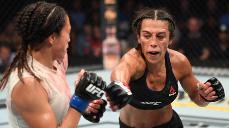 &lsquo;Bow down!&rsquo; Joanna Jedrzejczyk targets UFC strawweight crown after dominant win over Michelle Waterson