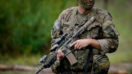FILE PHOTO. A US soldier participates in a training. ©REUTERS / Bryan Woolston