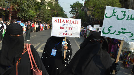 Triple Talaq: Muslim group take Supreme Court challenge against Indian law banning &lsquo;Instant divorce&rsquo;