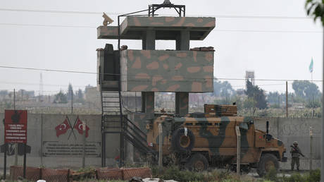 Russian military police in Syria conduct patrol along new route on Turkish border