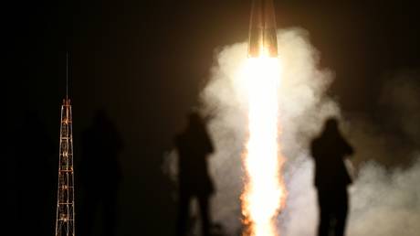 Russia orders extra Soyuz manned spacecraft as NASA replacements wallow in uncertainty