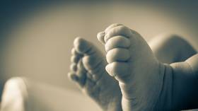75yo Indian woman with one lung gives birth to baby girl weighing just 600g