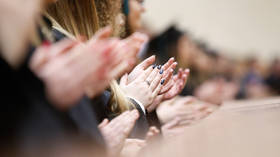 ‘What’s next? Silent football?’ Oxford Uni’s BAN ON CLAPPING in favor of more inclusive 'jazz hands,’ triggers backlash