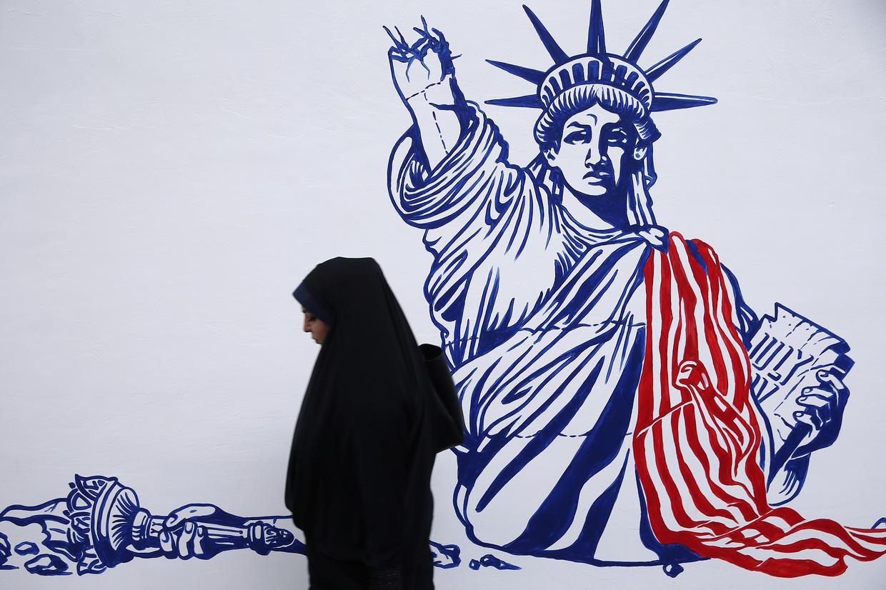 5dbdeb3e2030272f64203d3f DRONES, Statue of Liberty & MURDEROUS Mickey Mouse: Iran unveils new murals at former US embassy
