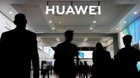 5dbef53985f540115006e28f American firms soon to get licenses to sell parts to Huawei – US Secretary of Commerce Wilbur Ross