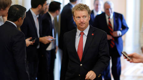 Senator Rand Paul (R-KY) walks from a Republican Senate caucus meeting with U.S. Vice President Mike Pence on Capitol Hill in Washington, U.S., September 26, 2018. © REUTERS/Joshua Roberts