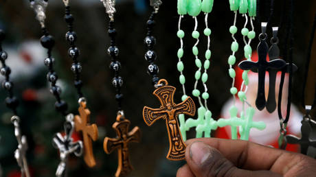 Pakistani journalist quits her job after colleagues ‘rubbish’ her Christian faith & pressure her to convert to Islam