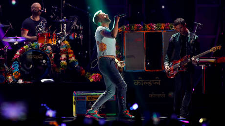 FILE PHOTO: Coldplay perform at the T-Mobile Arena in Las Vegas, © Reuters / Steve Marcus