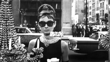 Actress Audrey Hepburn poses for a publicity still for the Paramount Pictures film 'Breakfast at Tiffany's' in 1961 in New York City, New York