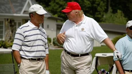 FILE PHOTO: Michael Bloomberg and Donald Trump, July 20, 2007 in Briarcliff Manor, NY