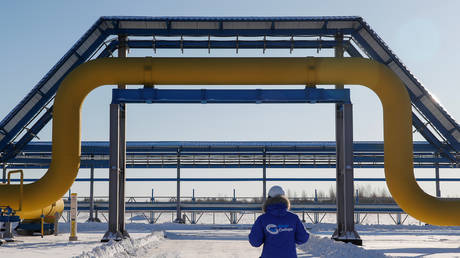 Russia pivots East with launch of natural gas deliveries to China