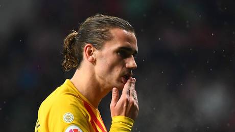 ‘Griezmann, die!’: Atletico fans condemned for chants as former star makes hostile return with Barcelona (VIDEO)
