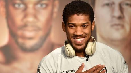 Redemption in the desert: Anthony Joshua jabs his way to landslide decision to reclaim WBO, IBF and WBA heavyweight titles