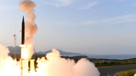 FILE PHOTO: Israel's U.S.-backed Arrow-3 ballistic missile shield is seen during a series of live interception tests over Alaska, U.S., July 28, 2019. © Reuters / Israel Ministry of Defense