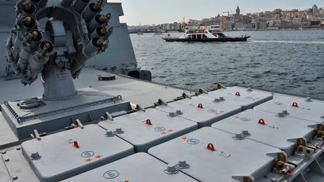 250km in 2 min: WATCH Russian frigate fire Kalibr missile during Black Sea drill