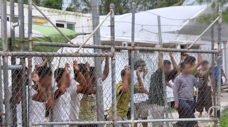 Australian govt uses comic strips & FAKE horoscopes to scare off asylum-seeking Sri Lankans
