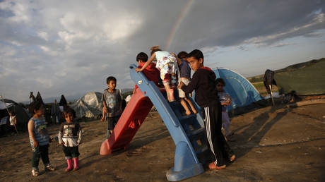 FILE PHOTO © REUTERS/Kostas Tsironis