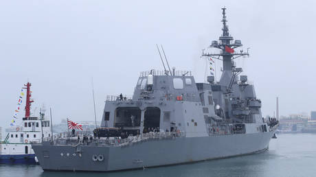 FILE PHOTO: The Japan Maritime Self-Defense Force destroyer JS Suzutsuki (DD 117)