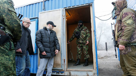 New Year’s swap: Dozens head home as Ukraine & breakaway Donbass conduct ‘all for all’ prisoner exchange