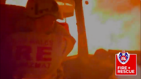‘Overrun by the bushfire’: Aussie firefighters VIDEO flames surrounding truck after getting caught out by blaze