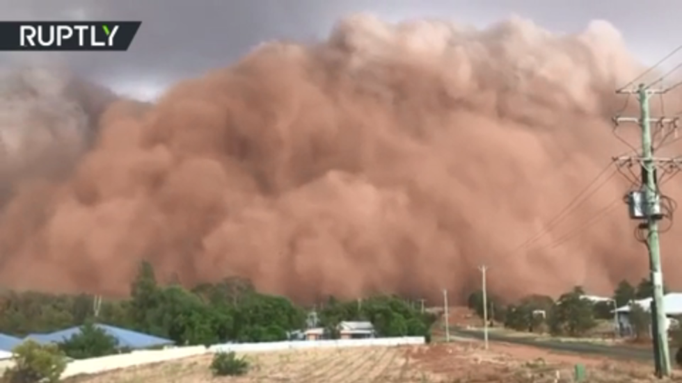 WATCH Monstrous dust storms blocking out the Sun as Australia’s weather ...