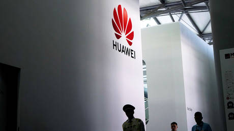 FILE PHOTO: A Huawei logo at Mobile World Congress (MWC) in Shanghai © Reuters / Aly Song